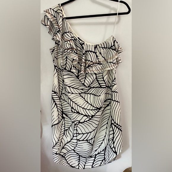 Like new Summer resort tropical palm ruffle one shoulder dress - Picture 2 of 10